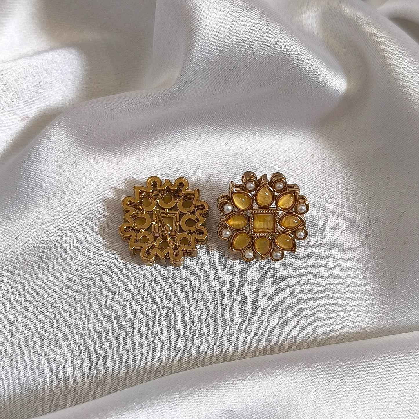 Hiya Gold-Plating Peach Kundan Stones & Pearls Premium Studs Earrings