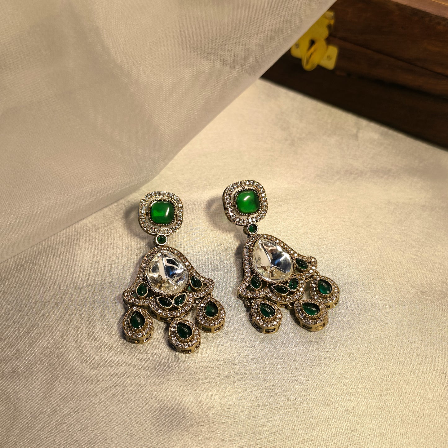 Gulistan Emerald Premium Kundan Earrings