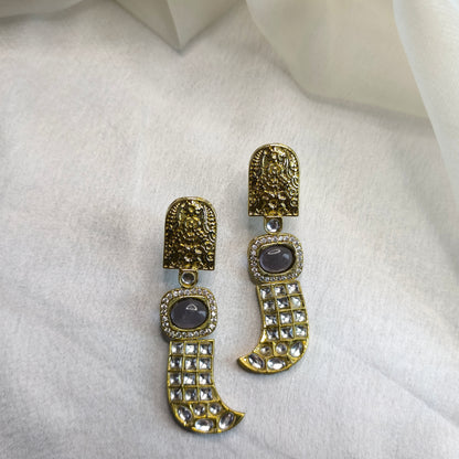 Riwaayat Antique Kundan Drops Earrings