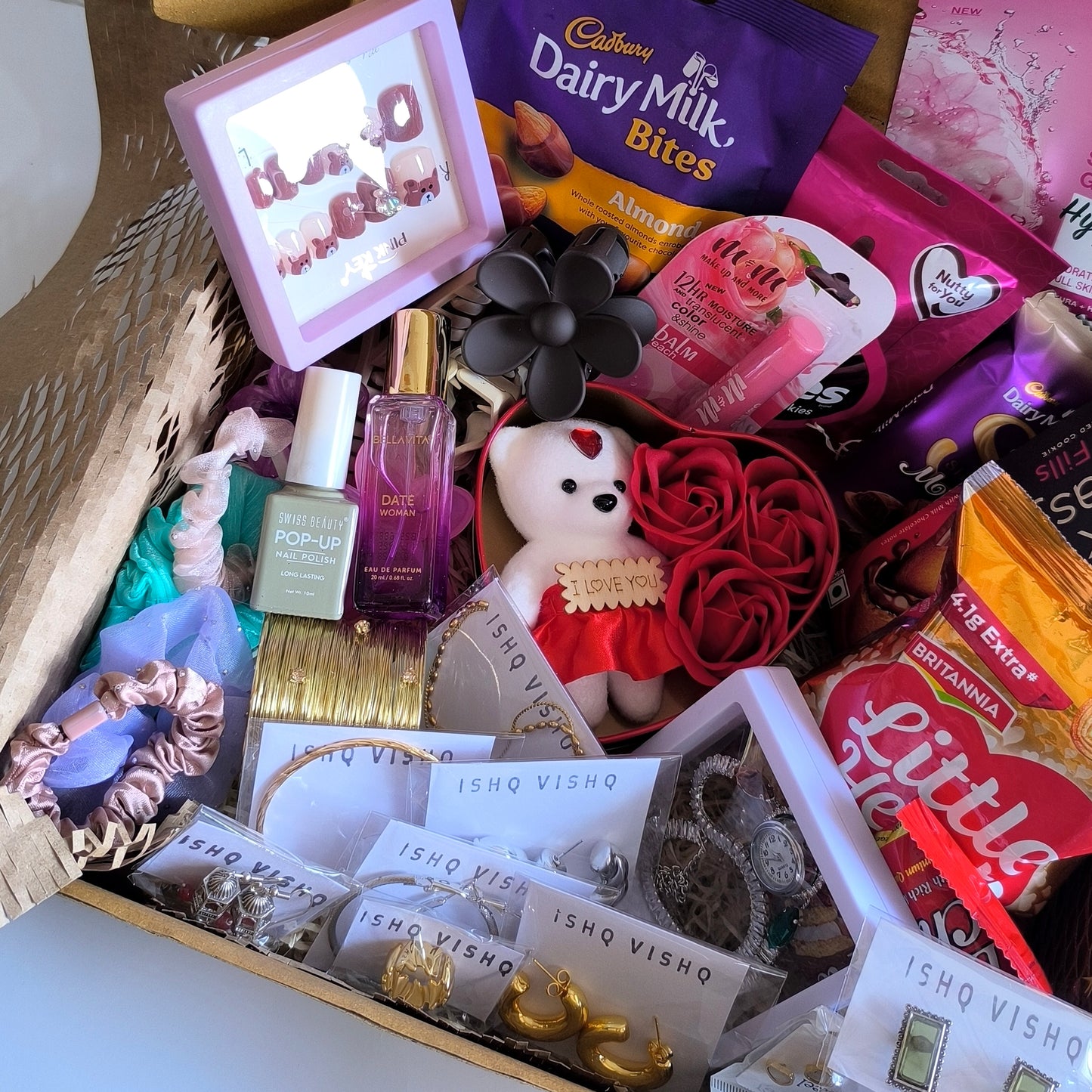 Endless Love Valentine's Hamper ( 38 Items )